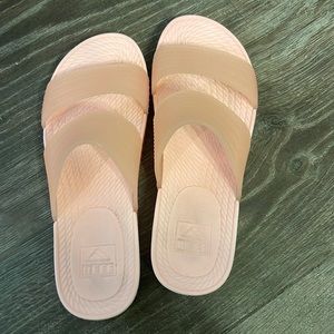 Light Pink Reef Water Vista Slides